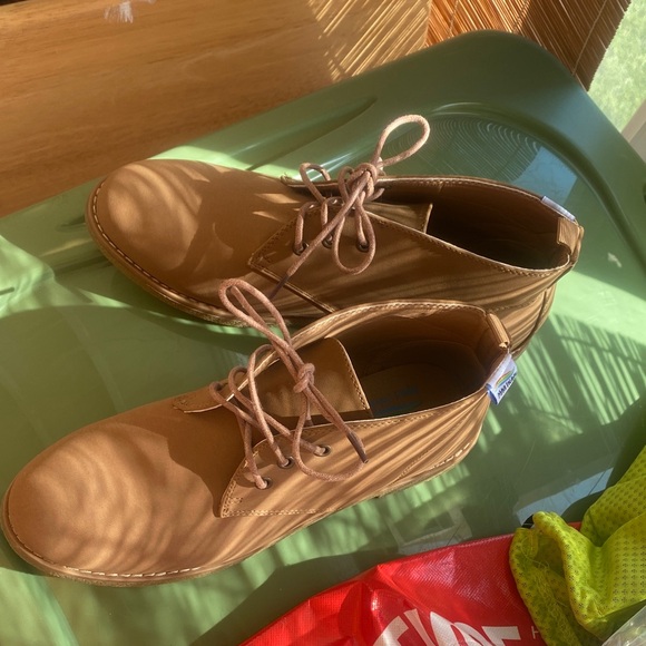 Tan Lace-Up boots - Picture 1 of 5